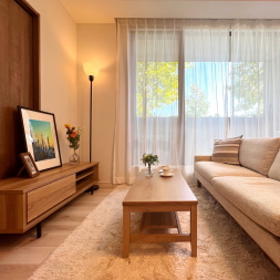 リビングテーブルの写真