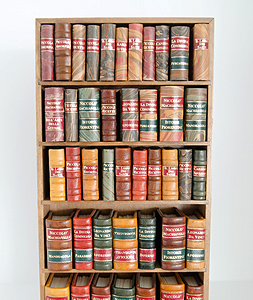 大型本棚の写真