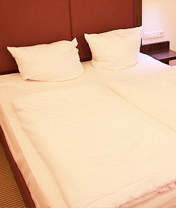 ダブルベッドの写真